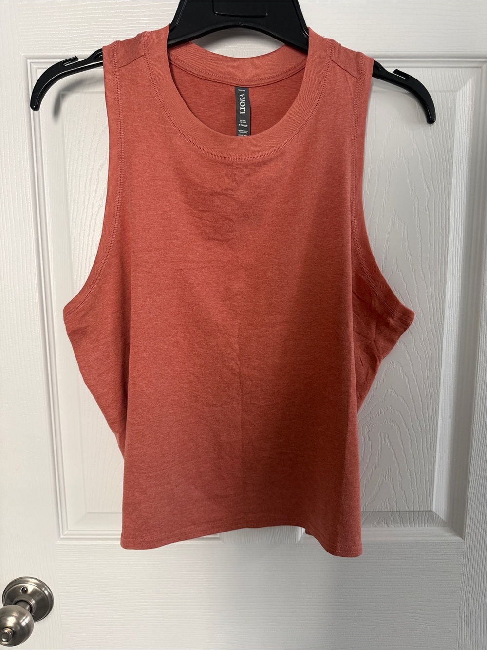 Vuori Women's Energy Crop Tank in Cinnamon Heather NWOT